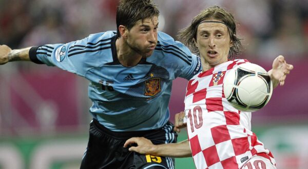 18.06.2012., Gdanjsk, Poljska - Europsko nogometno prvenstvo Euro 2012. Skupina C, Hrvatska - Spanjolska. Luka Modric, Sergio Ramosr"nPhoto: Slavko Midzor/PIXSELL