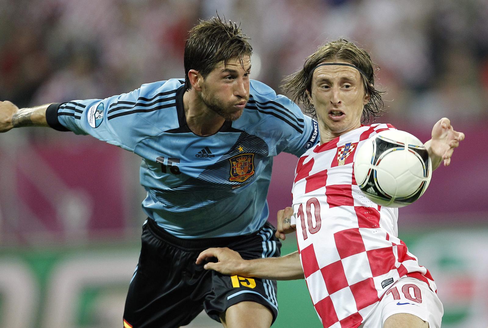 18.06.2012., Gdanjsk, Poljska - Europsko nogometno prvenstvo Euro 2012. Skupina C, Hrvatska - Spanjolska. Luka Modric, Sergio Ramosr"nPhoto: Slavko Midzor/PIXSELL