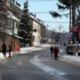 19.01.2013., Gracac - U Gracacu i okolici palo desetak centimetara snijega. Snijegu se vesele najmladji koji su iskoristili malo sunca za igre u snijegu a stariji za radove na vikendicama i kucama.rPhoto: Zeljko Mrsic/PIXSELL