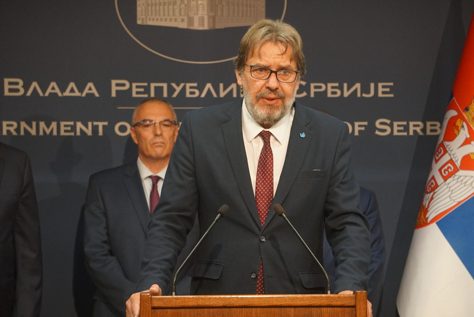 13, July, 2023, Belgrade - The signing of the Memorandum on Business Cooperation between "Roads of Serbia" and "Croatian Highways", which will enable integrated toll collection on highways through the two countries, and from September, drivers from Serbia and Croatia will be able to pass toll booths in both countries without waiting. Tomislav Zigmanov.    

13, jul, 2023, Beograd - Potpisivanje Memoranduma o poslovnoj saradnji izmedju "Puteva Srbije" i "Hrvatskih autocesta", kojim ce biti omogucena integrisana naplata putarine na autoputevima kroz dve zemlje, a od septembra vozaci iz Srbije i Hrvatske prolaziti naplatne rampe u obe zemlje bez cekanja.     Photo: M.M./ATAImages/PIXSELL