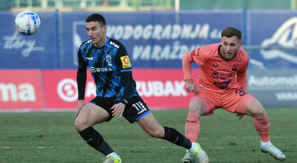 15.12.2024., stadion Varteks, Varazdin - SuperSport HNL, 17. kolo, NK Varazdin - NK Osijek. Michele Sego, Nail Omerovic.  Photo: Vjeran Zganec Rogulja/PIXSELL