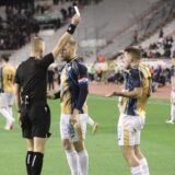 15.12.2024., stadion Poljud, Split - SuperSport HNL, 17. kolo, HNK Hajduk - HNK Rijeka. Sudac Mateo Erceg pokazuje zuti karton Lindonu Selahiju. Mateo Erceg, Ivan Smolcic, Lindon Selahi Photo: Ivo Cagalj/PIXSELL