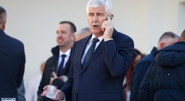 16.12.2024., Blatnica, Bosna i Hercegovina - Kandidat za predsjednika Republike Hrvatske Dragan Primorac prisustvovao je ceremoniji otvaranja doma kulture u Blatnici. Photo: Armin Durgut/PIXSELL