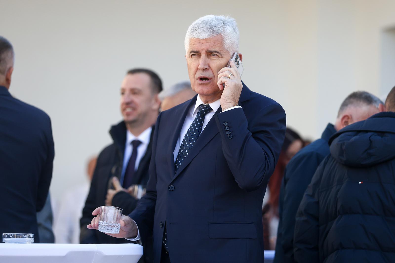 16.12.2024., Blatnica, Bosna i Hercegovina - Kandidat za predsjednika Republike Hrvatske Dragan Primorac prisustvovao je ceremoniji otvaranja doma kulture u Blatnici. Photo: Armin Durgut/PIXSELL