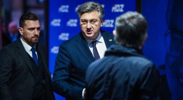 16.12.2024.., Zagreb - Dolazak clanova HDZ-a na sjednicu predsjednistva. Premijer Andrej Plenkovic. Photo: Slavko Midzor/PIXSELL