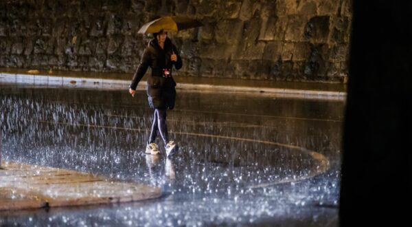 17.01.2024., Split - Kisna vecer u centru Splita. Photo: Zvonimir Barisin/PIXSELL