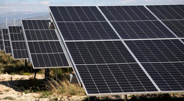 19.04.2024., Promina - Na terenu mjesta Suknovci podignuta je suncana elektrana Suknovci, kojoj je instalirana snaga 10 MWh, sastoji se od 20.000 solarnih panela po 500W. Photo: Dusko Jaramaz/PIXSELL