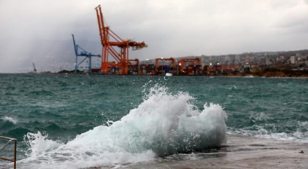 20.11.2024., Rijeka - Kisa i jako jugo na moru pred Rijekom. Photo: Goran Kovacic/PIXSELL