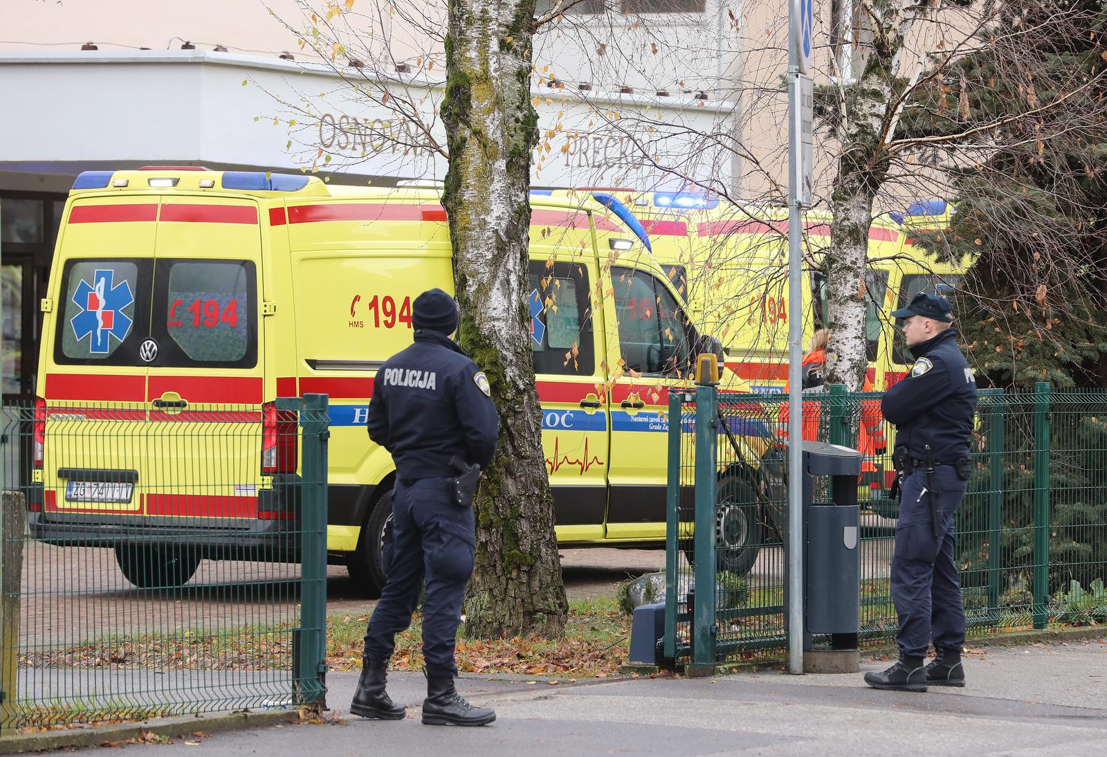 20.12.2024.Zagreb - U OS Precko zasad nepoznati napadac nozem je ozlijedio jednu uciteljicu, a ozljede su zadobili i ucenici. Photo: Robert Anic/PIXSELL