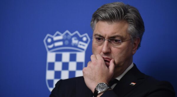 20.12.2024., Zagreb, Hrvatska - Predsjednik Vlade Andrej Plenkovic na konferenciji za medije u Banskim dvoranima nakon sastanka clanova Vlade RH i predstavnika gradske vlasti nakon napada nozem u Osnovnoj skoli Precko pri cemu je smrtno stradao jedan ucenik, a ozlijedjeno je jos troje ucenika i uciteljica. Photo: Josip Mikacic/PIXSELL