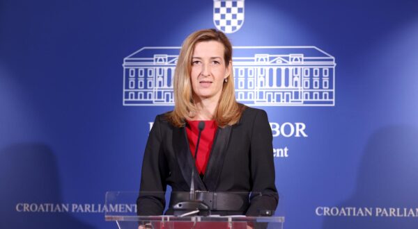 21.11.2024., Zagreb - Na konferenciji za medije odrzanoj u Saboru o temi temi: „Kome smeta Nacionalno vijece za pracenje provedbe Strategije suzbijanja korupcije“ govorila je Mirela Ahmetovic. Photo: Patrik Macek/PIXSELL