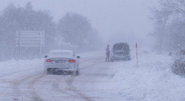 23.12.2024., Otocac - Jaka mecava kod Otocca na dionici drzavne ceste d52 Otocac - Korenica. Photo: Hrvoje Kostelac/PIXSELL