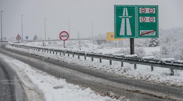 23.12.2024., Zagvozd - Zabiokovlje je danas zameo snijeg. Photo: Zvonimir Barisin/PIXSELL