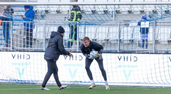 24.11.2024., stadion Opus Arena, Osijek - SuperSport HNL, 14. kolo, NK Osijek - HNK Hajduk. Marko Malenica Photo: Borna Jaksic/PIXSELL