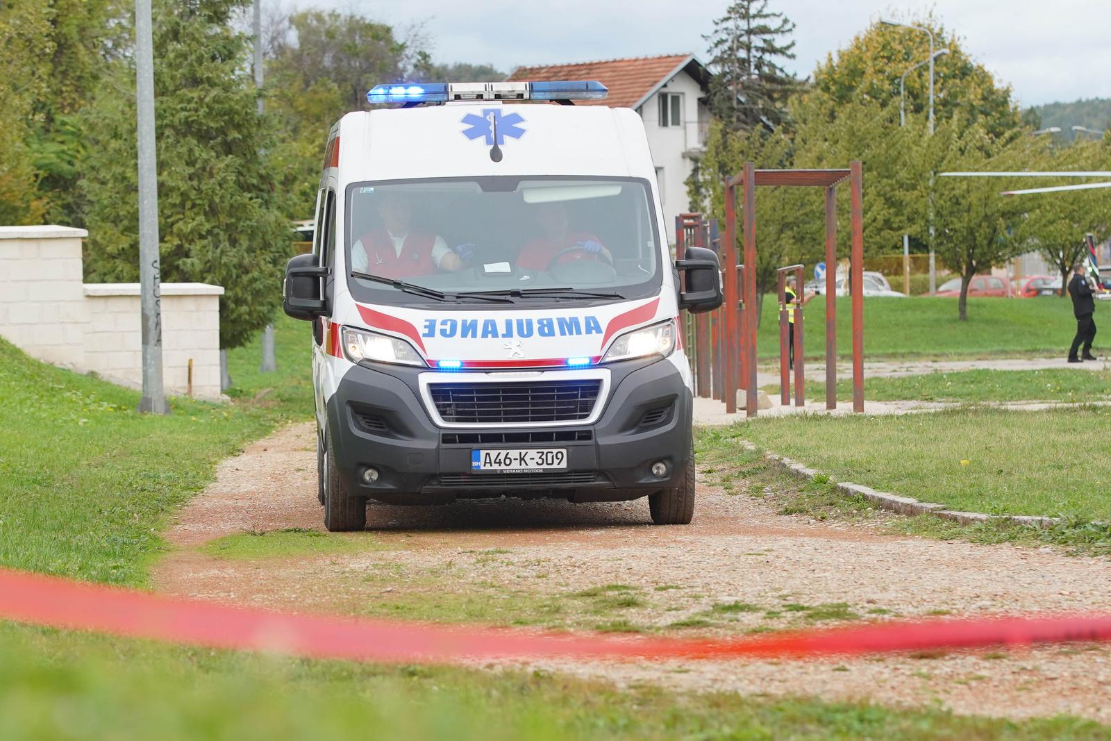 27.09.2023., Gimnazija Banjaluka, Banjaluka (BiH) – Pokazna vjezba sa scenariom razornog zemljotresa odrzala se povodom obiljezavanja obljetnice razornog zemljotresa koji je 1969. godine pogodio Banjaluku. U vjezbi su ucestvovali ucenici banjalucke Gimnazije, Civilna zastita RS, Helikopterski servis RS i Hitna pomoc, odnosno Dom zdravlja Banjaluka.  Photo: Dejan Rakita/PIXSELL