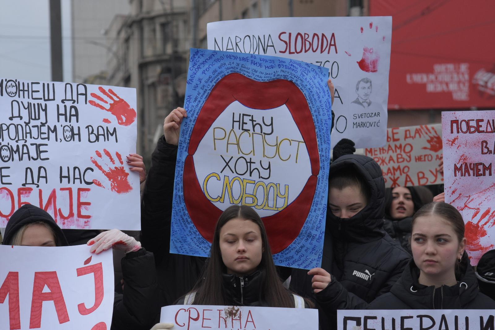 27, December, 2024, Nis - Students, pupils, teachers, professors and citizens gathered again this Friday at the intersection near the Nis Court to pause for 15 minutes in the action "Stop, Serbia" and thus pay tribute to the victims in Novi Sad, which was followed by a protest walk and blockade of the Youth Bridge. Photo: Radule Perisic/ATAImages

27, decembar, 2024, Nis - Studenti, djaci, nastavnici, profesori i gradjani okupili su se i ovog petka na raskrsnici kod niskog Suda kako bi zastali na 15 minuta u akciji "Zastani, Srbijo" i tako odali pocast nastradalima u Novom Sad, a nakon toga je usledila protestna setnja i blokada Mosta mladosti. Photo: Radule Perisic/ATAImages Photo: Radule Perisic/ATAImages/PIXSELL