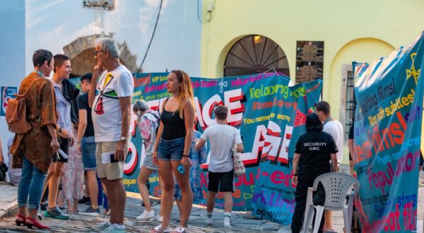 27.07.2021., Motovun - Na trgu Andree Antica otvoren je Motovun Film Festival koje je vodio Mario Petrekovic a tijekom otvorenja publici su se obratili Tomislav Pahovic (nacelnik opcinme Motovun), zamjenica Zupana Istarske zupanije Jassica Acquavita, Veleposlanik Italije u Hrvatskoj Pierfrancesco Sacco i Igor Mirkovic direktor festivala. Photo: Srecko Niketic/PIXSELL