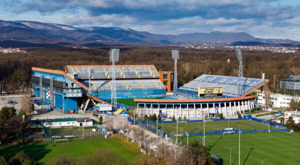 26.12.2020., Zagreb - Panorama Zagreba sa nebodera na okretistu Borongaj. Dinamov stadion. rPhoto: Tomislav Miletic/PIXSELL