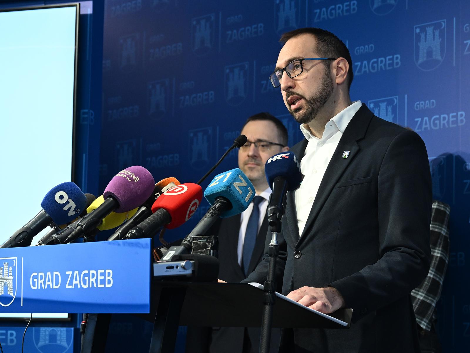 29.11.24., Zagreb - Gradonacelnik Grada Zagreba sa svojim suradnicima na konferenciji za medije predstavio je projekt izgradnje novog stadiona u Kranjcevicevoj ulici. Photo: Davorin Visnjic/PIXSELL