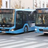 30.10.2024., Zagreb - Povodom predstojeceg blagdana Svih svetih ZET je vec ovih dana pojacao autobusne linije prema svim gradskim grobljima. Na sam blagdan autobusi ce kretati cim se popune, a ukadaju se medjustanice na putu do grobalja. Photo: Patrik Macek/PIXSELL