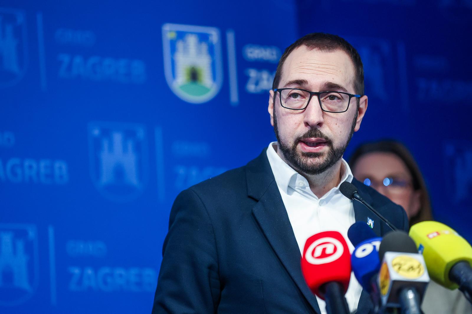 30.12.2024., Zagreb - Gradonacelnik Grada Zagreba Tomislav Tomasevic odrzao je konferenciju za medije vezano za raskid ugovora o koncesiji sa Zagrebackim otpadnim vodama.  Photo: Slavko Midzor/PIXSELL