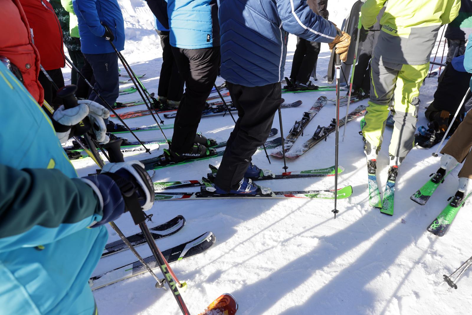 Slovenija, Krvavec , 27.12.2023,27. - Otvorenje skijaške sezone na skijalištu Krvavec i otvaranje nove 6 sjedežnice Zvoh Foto:Bobo *** Local Caption ***   Photo: Bobo/PIXSELL/F.A. BOBO