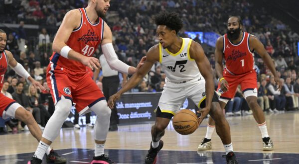 Dec 16, 2024; Inglewood, California, USA;   Utah Jazz guard Collin Sexton (2) is defended by Los Angeles Clippers center Ivica Zubac (40) in the first half at Intuit Dome. Mandatory Credit: Jayne Kamin-Oncea-Imagn Images Photo: Jayne Kamin-Oncea/REUTERS