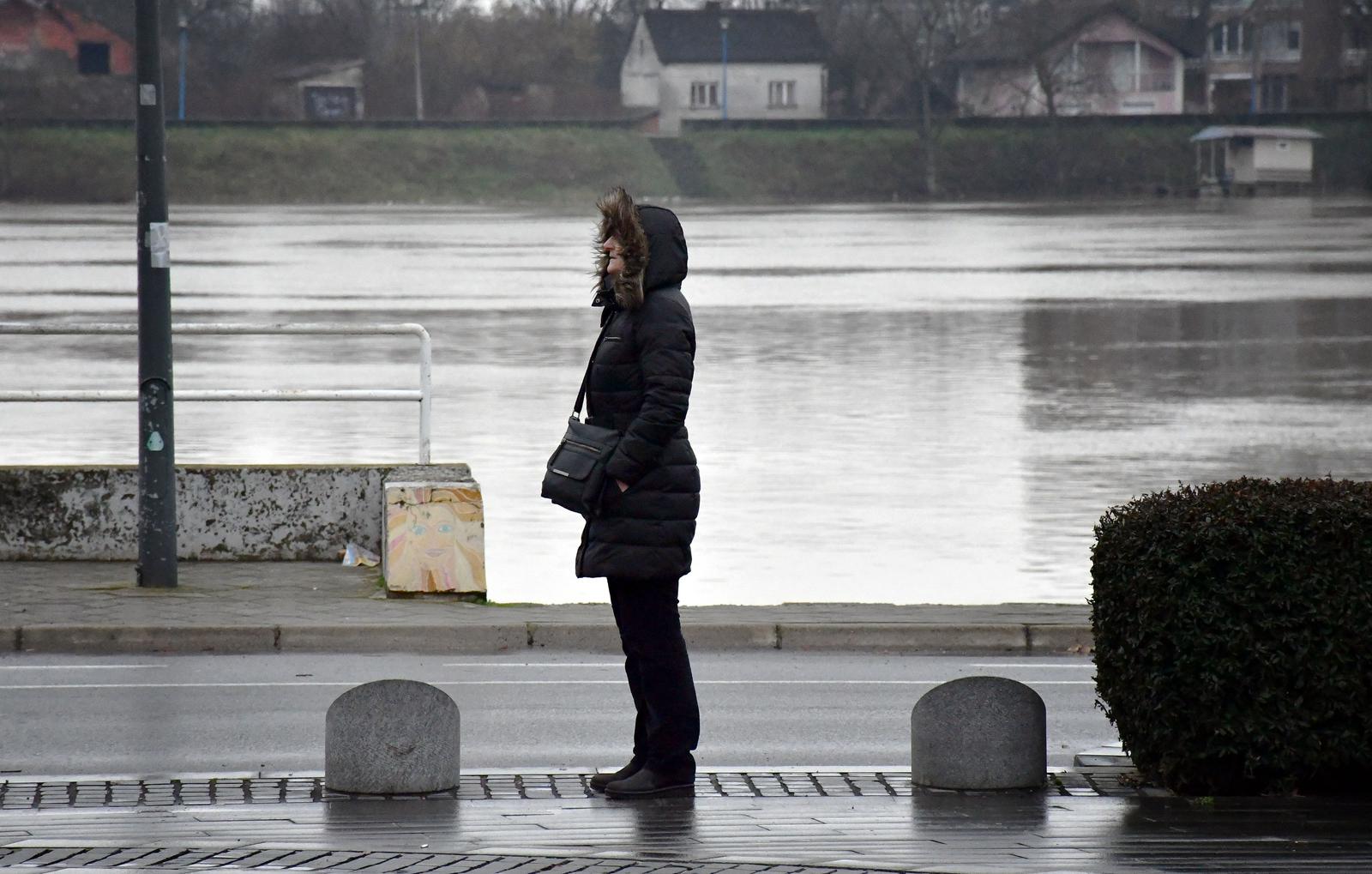 20.01.2023., Slavonski Brod - Hladno i kisovito poslijepodne u sredistu grada. Photo: Ivica Galovic/PIXSELL