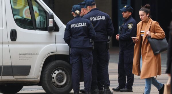 25.10.2024., Zagreb - Trg bana Josipa Jelacica. Pojacane policijske kontrole u samom sredistu grada. Photo: Sanjin Strukic/PIXSELL