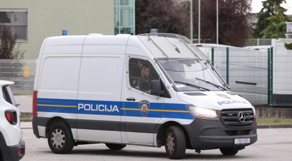 23.09.2023., Zagreb -  Privodjenje Bad Blue Boysa na ispitivanje u tuziteljstvo u  Remetineckoj ulici. Za privedenim navijacima Grcka je raspisala europski uhidbeni nalog. Photo: Tomislav Miletic/PIXSELL