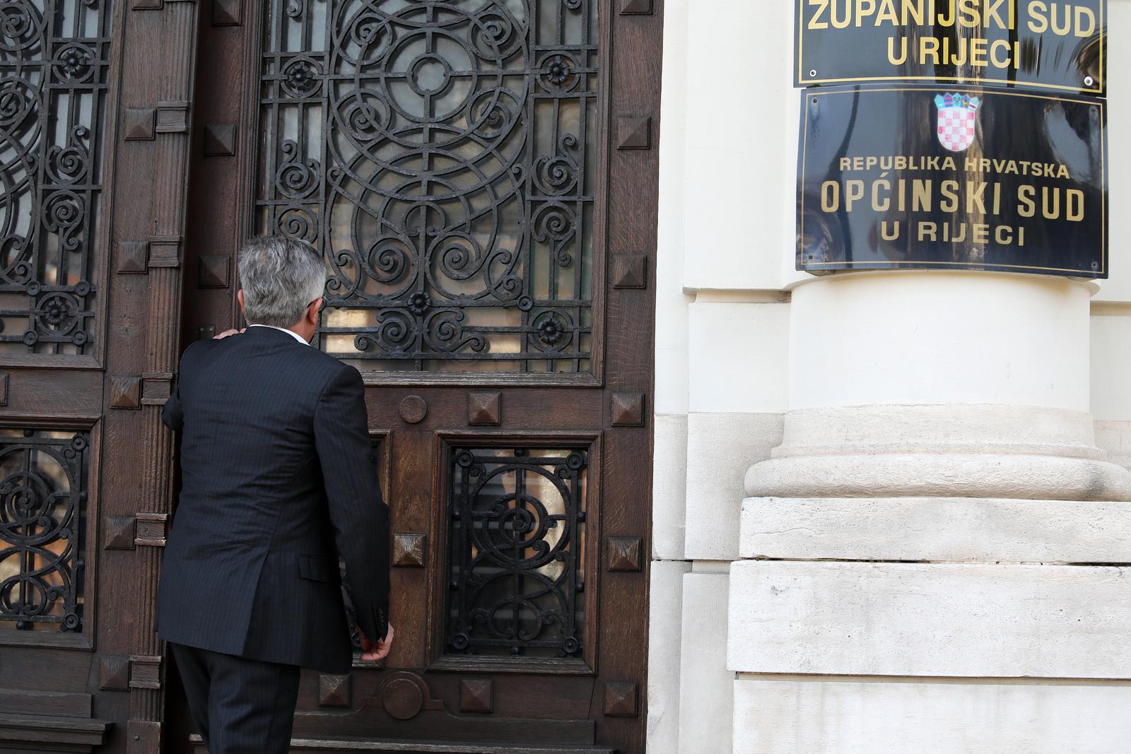 24.02.2021., Rijeka - Bivsi direktor Uljanik plovidbe Dragutin Pavletic dolazi na Zupanijski sud. Photo: Goran Kovacic/PIXSELL