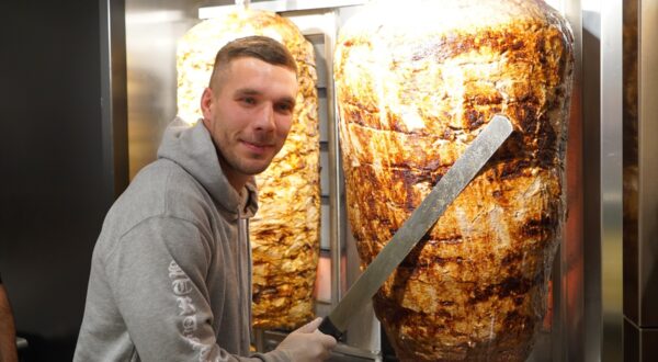 COLOGNE, GERMANY - JANUARY 06 : German footballer Lukas Podolski poses for a photo with a doner knife as he opened up a Doner Kebab Restaurant called "Mangal Doner" with two other partners in Cologne, Germany on January 06, 2018. Mesut Zeyrek / Anadolu Agency,Image: 359373658, License: Rights-managed, Restrictions: , Model Release: no, Credit line: AA/ABACA / Abaca Press / Profimedia