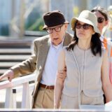 Venice, ITALY  - Hollywood director Woody Allen with his wife Soon-yi Previn and the rest of the family leave from Venice Marco Polo Airport after attending the 80th Venice International Film Festival

BACKGRID UK 6 SEPTEMBER 2023,Image: 803292348, License: Rights-managed, Restrictions: RIGHTS: WORLDWIDE EXCEPT IN ITALY, Model Release: no, Pictured: Woody Allen - Soon-yi Previn, Credit line: Cobra Team / BACKGRID / Backgrid UK / Profimedia