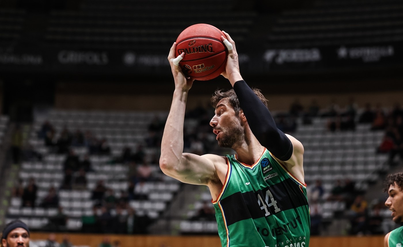 October 29, 2024, Badalona, Barcelona, Spain: Ante Tomic of Joventut Badalona in action during the BKT EuroCup, match played between Juventut Badalona and Dreamland Gran Canaria at Palau Olimpic on October 29, 2024 in Badalona, Spain.,Image: 927955300, License: Rights-managed, Restrictions: , Model Release: no, Credit line: Javier Borrego / Zuma Press / Profimedia