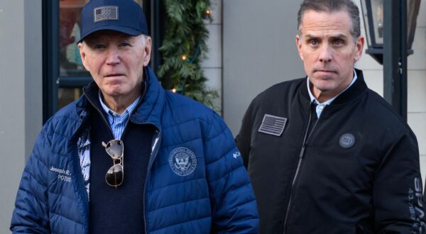 A November 29, 2024 photo shows US President Joe Biden and son Hunter Biden stepping out of a bookstore while shopping in Nantucket, Massachusetts on November 29, 2024.  Biden on Sunday issued an official pardon for his son Hunter, who is facing sentencing for two criminal cases related to tax evasion and the purchase of a firearm.,Image: 941796607, License: Rights-managed, Restrictions: , Model Release: no, Credit line: Mandel NGAN / AFP / Profimedia