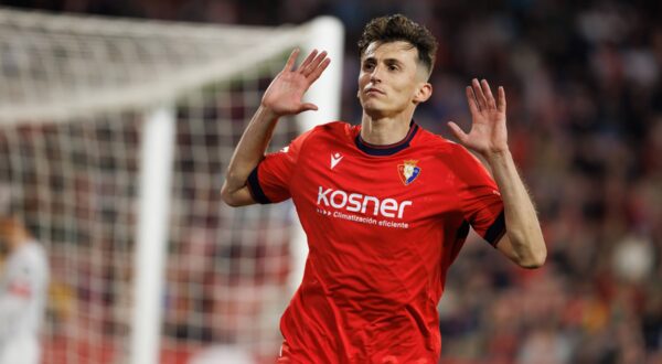 Ante Budimir seen celebrating after scoring goal during LaLiga EA SPORTS game between teams of Sevilla FC and CA Osasuna at Estadio Ramon Sanchez Pizjuan Seville Estadio Ramon Sanchez Pizjuan Spain Copyright: xMaciejxRogowskix sevillaosasuna2425-11,Image: 942181603, License: Rights-managed, Restrictions: , Model Release: no, Credit line: Maciej Rogowski / imago sportfotodienst / Profimedia