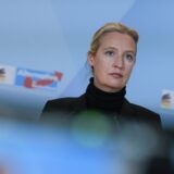 AfD-Bundestagsfraktion, Alice Weidel Vor der Fraktionssitzung AfD-Bundestagsfraktion, Pressestatement, Vorsitzende der AfD-Bundestagsfraktion, Bundessprecher, Alice Weidel Berlin Berlin GER *** AfD Bundestag parliamentary group, Alice Weidel Before the parliamentary group meeting AfD Bundestag parliamentary group, Press statement, Chairwoman of the AfD Bundestag parliamentary group, Federal Spokesperson, Alice Weidel Berlin Berlin GER,Image: 942531155, License: Rights-managed, Restrictions: imago is entitled to issue a simple usage license at the time of provision. Personality and trademark rights as well as copyright laws regarding art-works shown must be observed. Commercial use at your own risk., Model Release: no, Credit line: Bernd Elmenthaler / imago stock&people / Profimedia