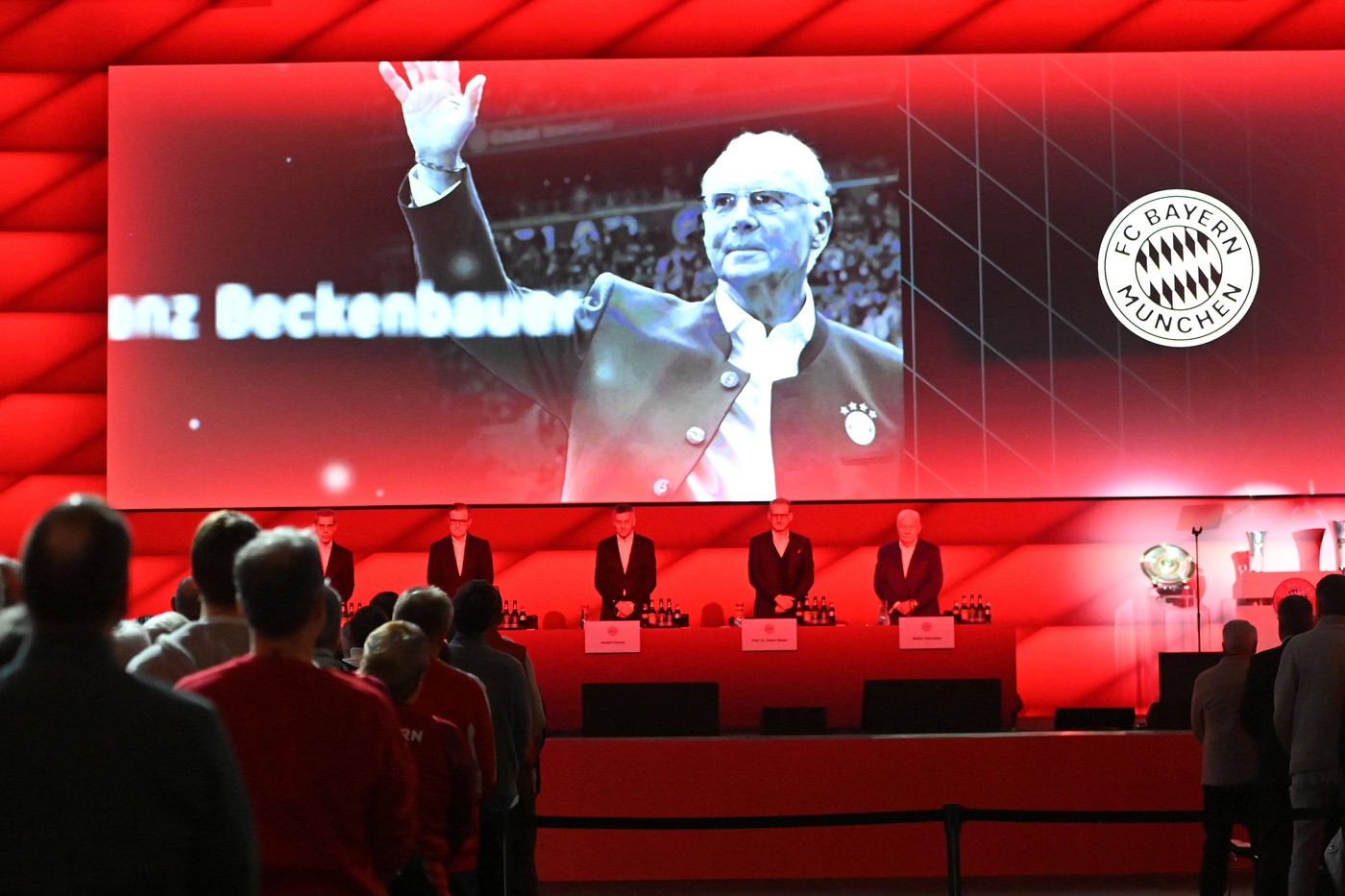 Gedenken an den verstorbenen Franz Beckenbauer. Jahreshauptversammlung 2024 des FC Bayern Muenchen e.V. am 08.12.2024 Rudi Sedlmayer Halle. *** In memory of the late Franz Beckenbauer Annual General Meeting 2024 of FC Bayern Muenchen e V on 08 12 2024 Rudi Sedlmayer Halle,Image: 944364491, License: Rights-managed, Restrictions: , Model Release: no, Credit line: Frank Hoermann/SVEN SIMON / imago sportfotodienst / Profimedia