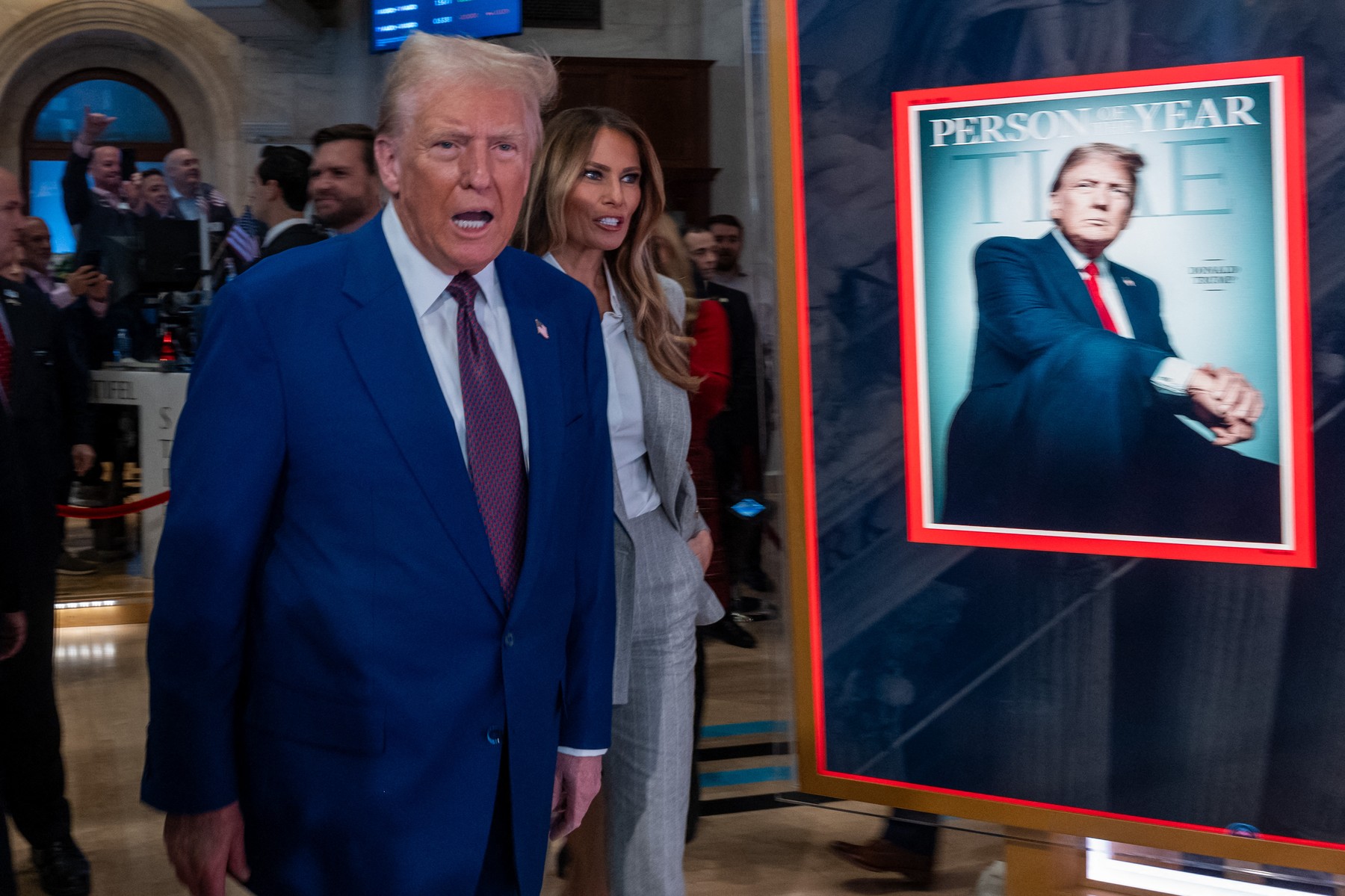 NEW YORK, NEW YORK - DECEMBER 12: President-elect Donald Trump walks onto the floor of the New York Stock Exchange (NYSE) with his wife Melania, after being named TIME’s “Person of the Year” for the second time on December 12, 2024 in New York City. Trump attended a reception and rang the opening bell on the trading floor.   Spencer Platt,Image: 945939735, License: Rights-managed, Restrictions: , Model Release: no, Credit line: SPENCER PLATT / Getty images / Profimedia