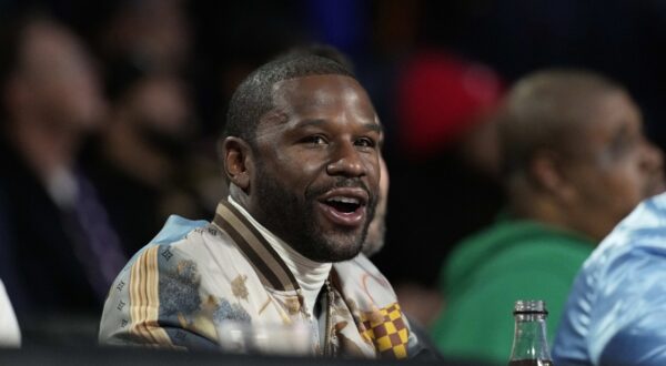 Dec 14, 2024; Las Vegas, Nevada, USA; Floyd Mayweather looks on during the first half between the Milwaukee Bucks and the Atlanta Hawks in a semifinal of the 2024 Emirates NBA Cup at T-Mobile Arena.,Image: 946763759, License: Rights-managed, Restrictions: *** Worldwide Rights Except Baltics, China, Denmark, Finland, Germany, Hong Kong, Japan, Macau, Norway, Poland, South Korea, Sweden, and Taiwan *** No sales outside your territory. No 3rd parties. No redistribution ***, Model Release: no, Credit line: Imagn Images / ddp USA / Profimedia