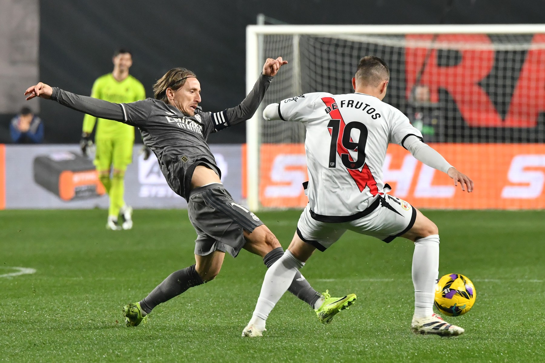 December 14, 2024, Madrid, Madrid, Spain: 10 LUKA MODRIC of Real Madrid CF and 19 JORGE DE FRUTOS of Rayo Vallecano de Madrid during the LaLiga EA Sports match between Rayo Vallecano de Madrid 3 vs Real Madrid CF 3 at the Estadio de Vallecas on december 14, 2024 in Madrid Spain.,Image: 946805321, License: Rights-managed, Restrictions: , Model Release: no, Credit line: Oscar Manuel Sanchez / Zuma Press / Profimedia