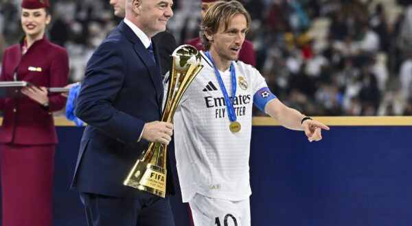 FIFA INTERCONTINENTAL CUP QATAR REAL MADRID vs CF PACHUCA FIFA President Gianni Infantino L and Luka Modric of Real Madrid during the podium ceremony after the FIFA Intercontinental Cup Qatar 2024 Final match between Spain s Real Madrid and Mexico s CF Pachuca at Lusail Stadium in Lusail, Qatar, on December 18, 2024 DOHA Qatar Copyright: xx,Image: 948343294, License: Rights-managed, Restrictions: , Model Release: no, Credit line: NOUSHAD / imago sportfotodienst / Profimedia