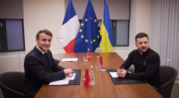 Emmanuel Macron i Volodimir Zelenski