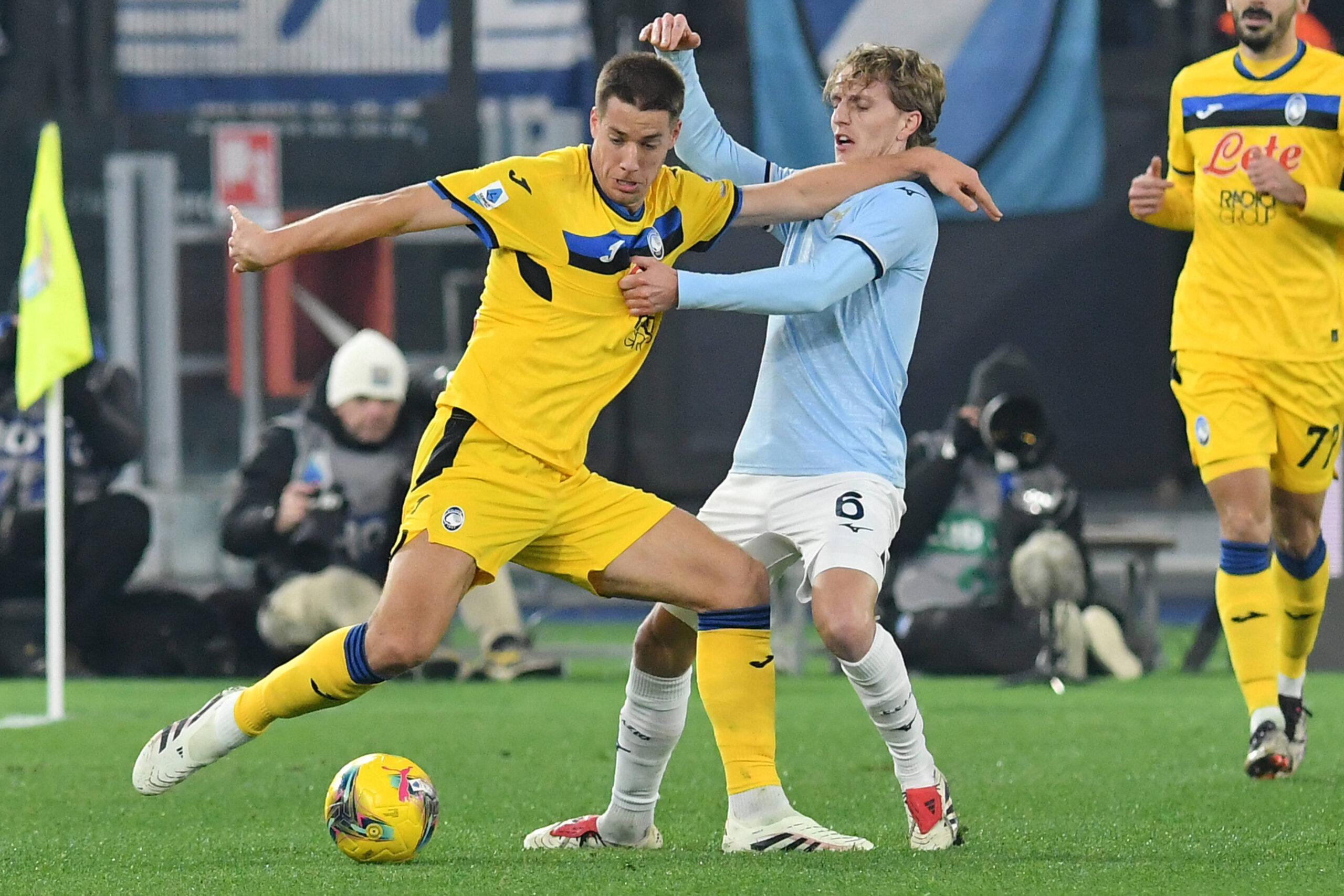 Soccer, Serie A match , Lazio v Atalanta Mario Pasalic of Atalanta,Nicolo Rovella of SS Lazio during the Serie A match between Lazio v Atalanta at Olympic stadium,Rome, Italy, Dec 28th, 2024. Imago-Images/Emmefoto Copyright: xImago-Images/Emmefotox