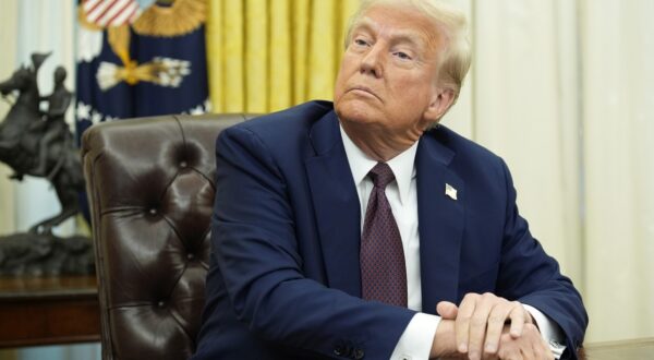 United States President Donald Trump sits in the Oval Office of the White House in Washington, DC after signing executive orders on January 23, 2025.,Image: 957139690, License: Rights-managed, Restrictions: **Not for sale in: USA, Brazil, Mexico,**, Model Release: no, Credit line: RS/MPI / Capital pictures / Profimedia