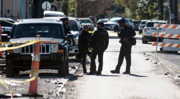 epa11801725 Police investigate a house in the 7th Ward in New Orleans, Louisiana, USA, 01 January 2025. At least 10 people are dead and 30 injured after a man drove a white pickup truck into a crowd on Bourbon Street. The driver was killed in a shootout with police. The FBI is investigating the incident as an act of terrorism.  EPA/SHAWN FINK