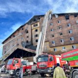 epa11841535 A handout photo made available by Sakarya Municipality Fire Department shows firefighters working at the site of the fire that broke out in a hotel in the Kartalkaya Ski Resort in Bolu, Turkey, 21 January 2025. According to the Turkish Interior Minister Ali Yerlikaya, at least ten people died and 32 others were injured in the hotel fire.  EPA/SAKARYA FIRE DEPARTMENT HANDOUT HANDOUT EDITORIAL USE ONLY/NO SALES