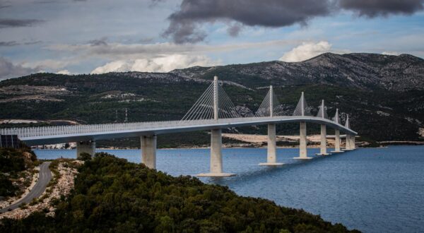 Pelješki most