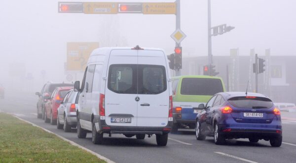 02.12.2024., Sisak - Maglovito prijepodne u Sisku.
 Photo: Nikola Cutuk/PIXSELL