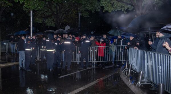 03, January, 2025, Podgorica - The citizens of Podgorica gathered in front of the Government of Montenegro building to protest the tragedy that occurred on January 1 in Cetinje. Photo: R.R./ATAImages

03, januar, 2025, Podgorica - Gradjani Podgorice su se okupili ispred zgrade Vlade Crne Gore na protestu povodom tragedije koja se 1. januara dogodila na Cetinju. Photo: R.R./ATAImages Photo: R.R./ATA Images/PIXSELL